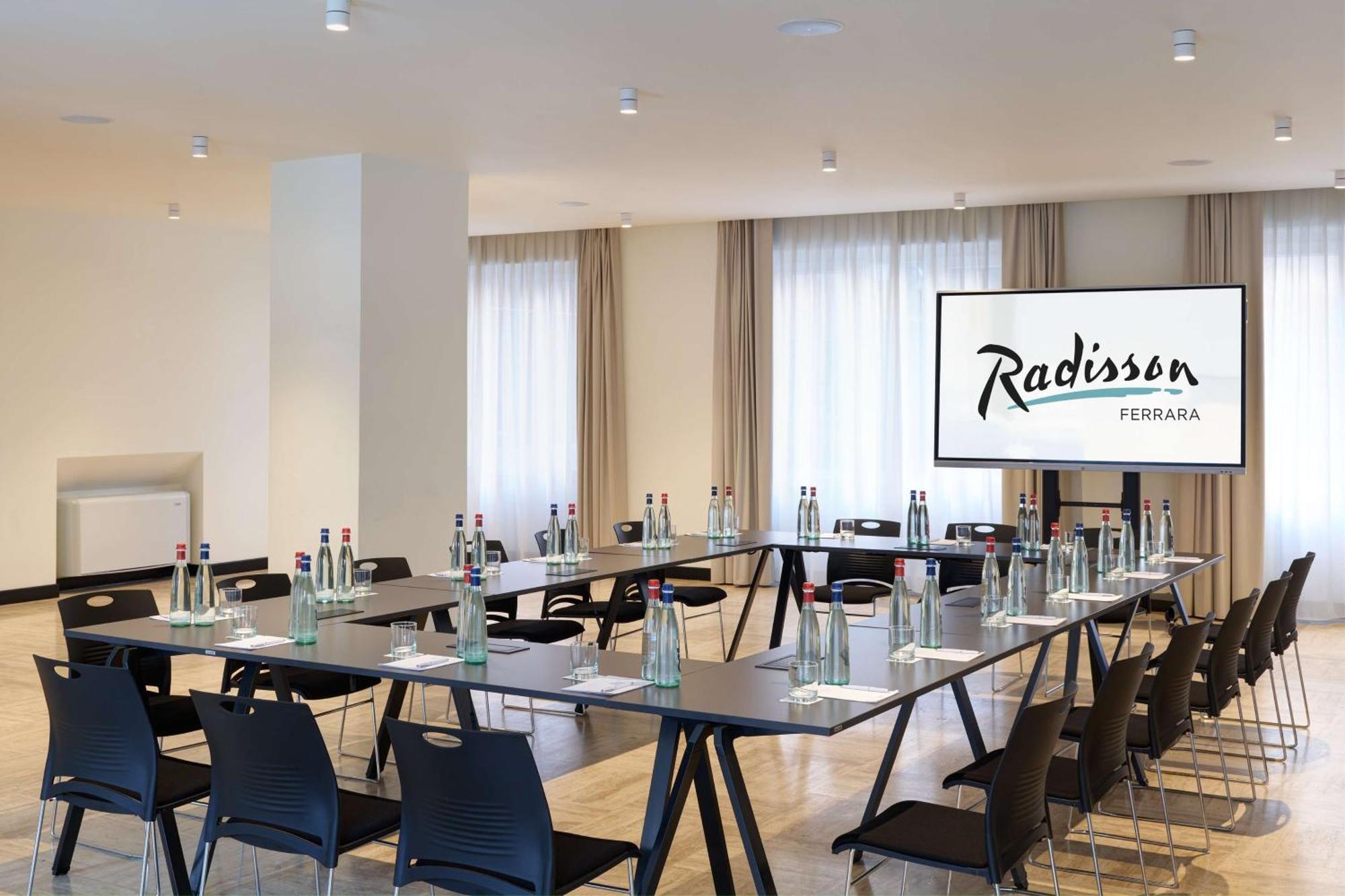 Radisson Hotel Ferrara Exterior photo